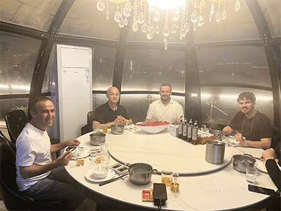 HiFoune recebe clientes europeus ilustres na China