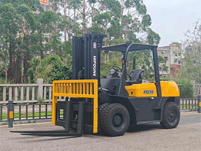 Como trocar o filtro de combustível em uma empilhadeira a diesel?