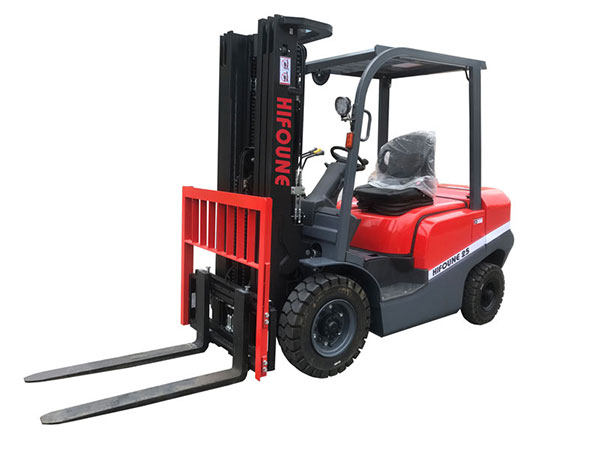 How to maintain a forklift truck